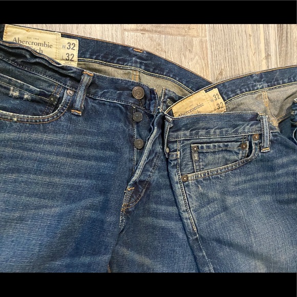Dark Wash Lightly Distressed Abercrombie Jeans - Picture 4 of 4